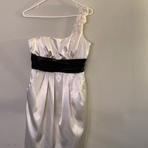 Jodi Kristopher formal dress, cream/blk, size 9/10